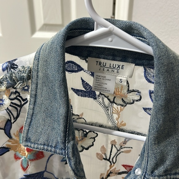 NEW  TRU LUCE  Denim JEANS JACKET - Picture 9 of 14